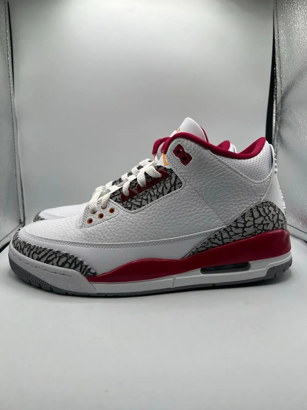 Air Jordan 3 Retro “Cardinal Red” size 9 men’s